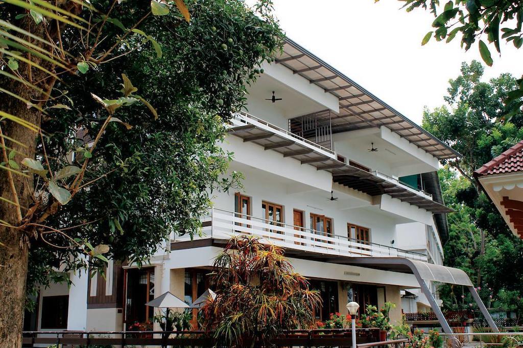 The Health Village Alwaye Exterior photo